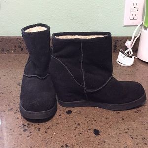 Black ankle booties size 7